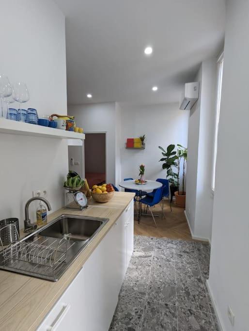 Appartement T2 Cosy Avec Terrasse Et Parking à Marseille Extérieur photo